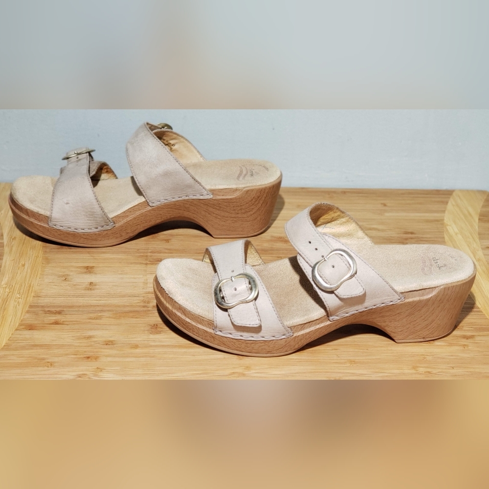 DANSKO SOPHIE 9841032200 Beige Leather  Sandals Women's size 10.5